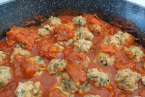 Chicken Meatballs & Spaghetti Recipe -Chicken Meatballs In Pan