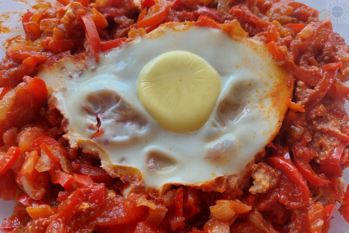 Shakshuka – Eggs In Tomato Sauce Recipe