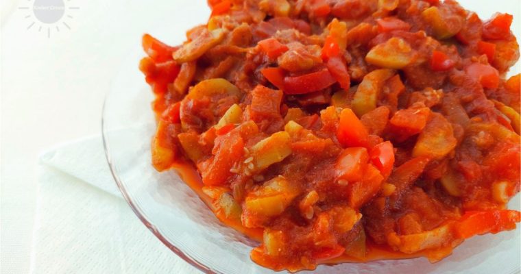 Zucchini, Bell Peppers & Tomato Sauce Recipe
