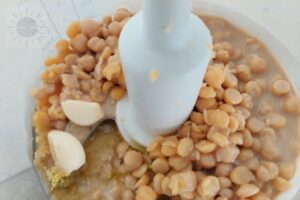Hummus - Chickpea Sread Recipe - Food Processor