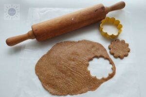 Date Hamantashen Recipe - Purim -Cutting Circle from Dough