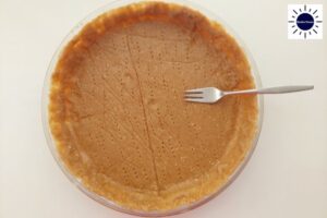 Apple Cinnamon Pie Recipe - Perforate Dough With Fork