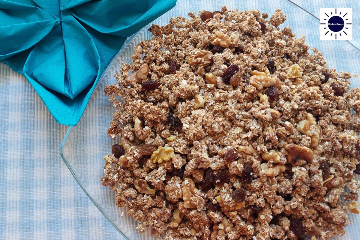 Vegan Cinnamon Maple Granola Recipe