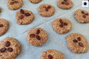 Maple Walnut Oat Cookies Recipe - Decorate With Raisins