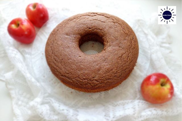 Wholegrain Spiced Applesauce Cake Recipe